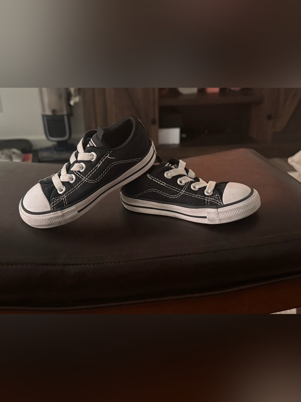 Kids low top converse